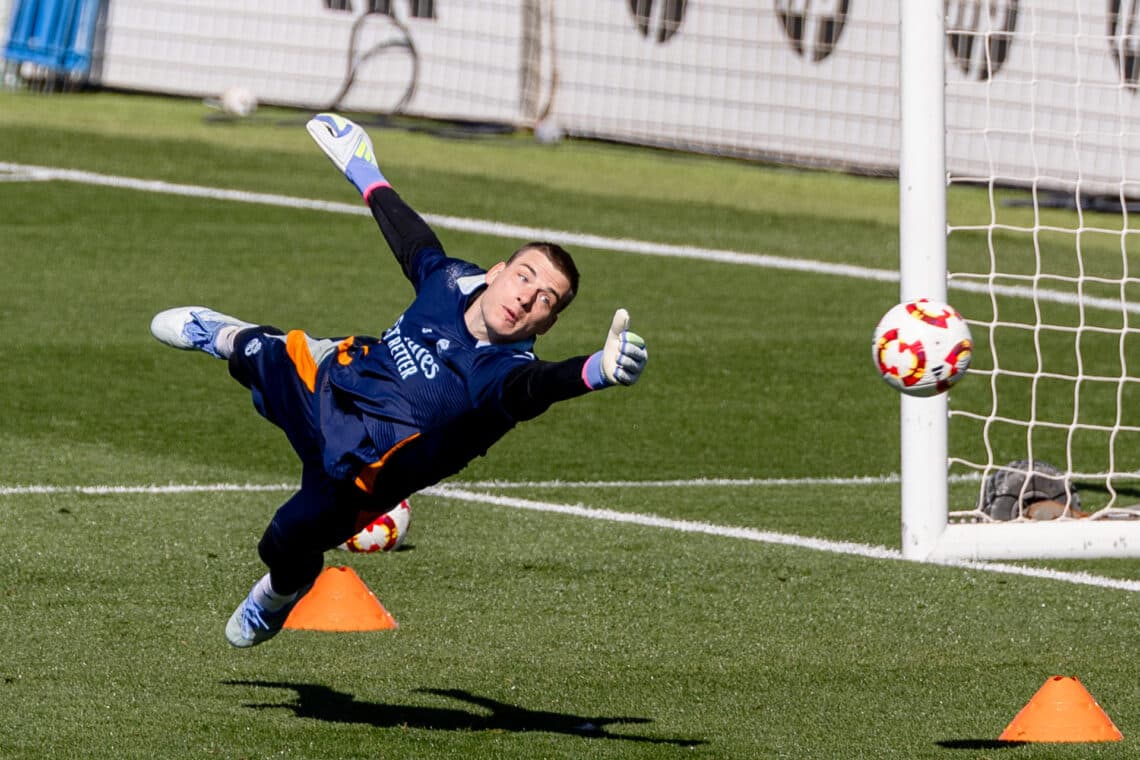 Lunin regresa a la lista con los brasileños y sin Mbappé en el ataque blanco