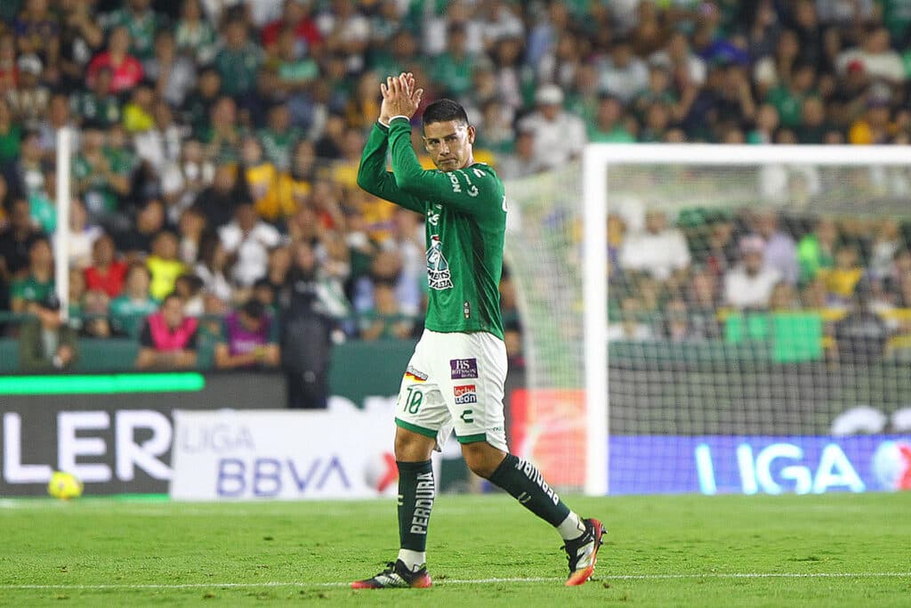 Representantes de la Liga MX llamados para enfrentar a México