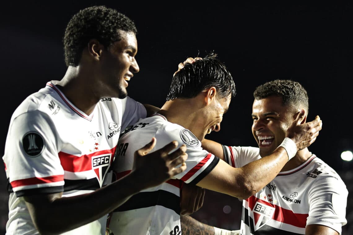 Alianza Lima salva un punto en São Paulo con un golazo de chilena del peruano Quevedo