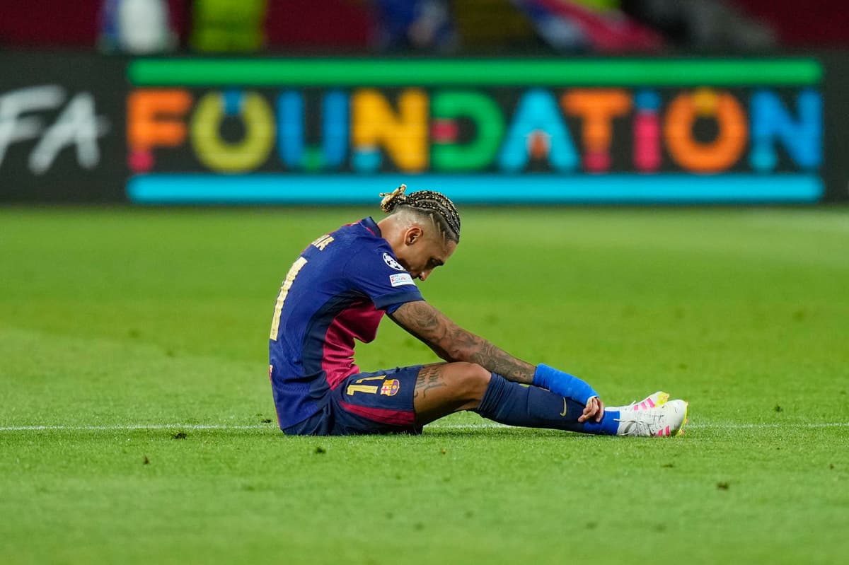 Brasileño Raphinha: «Otra vez encajamos muchos goles en casa y es inaceptable»
