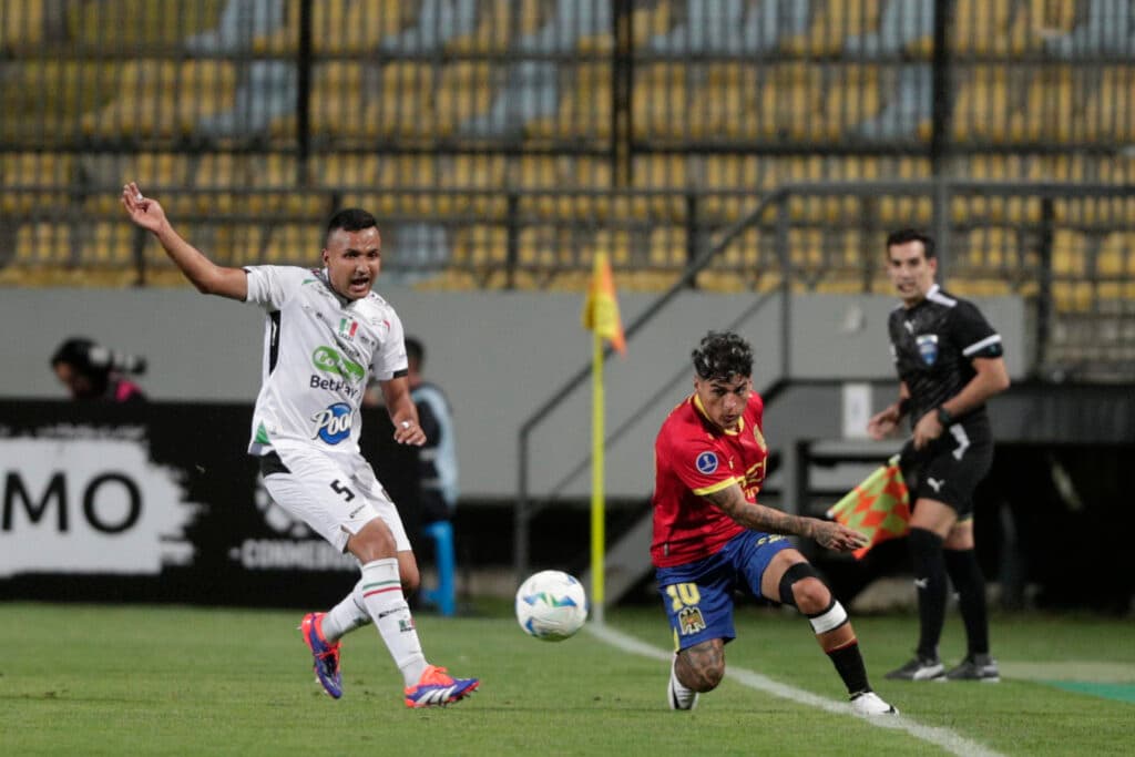 Once Caldas vence a Unión Española y asume el liderato en el grupo F