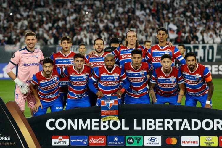 Conmebol da el partido ganado a Fortaleza y sanciona a Colo Colo con 5 partidos
