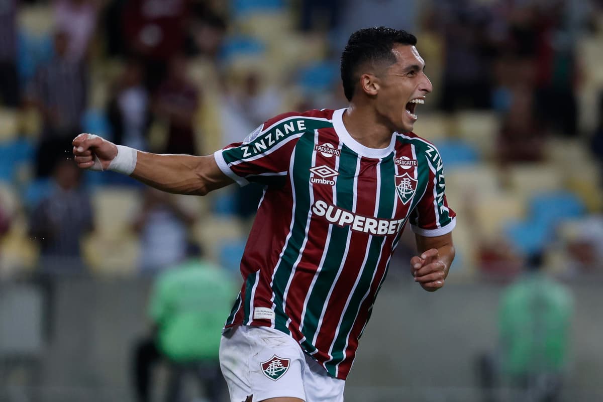 El colombiano Kevin Serna se destaca en la victoria de Fluminense ante Internacional.