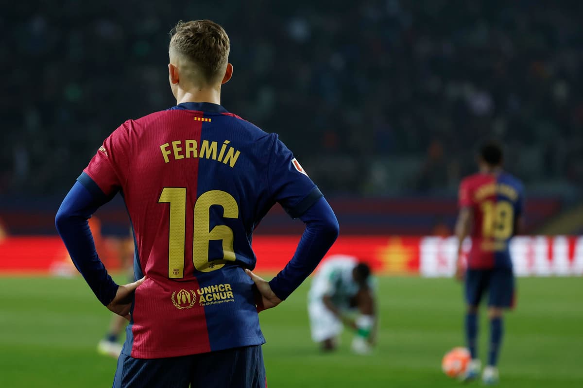 El Barcelona desperdicia una bala con el uruguayo Araujo como titular