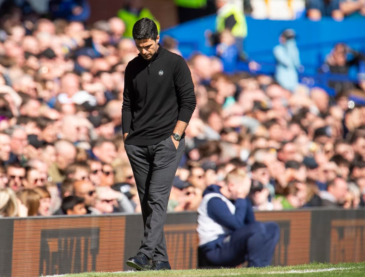 El Arsenal del español Arteta tropieza