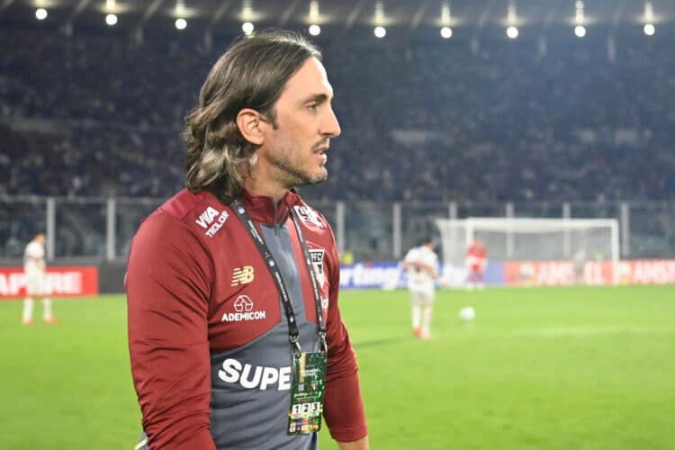 São Paulo recibe con bajas al Alianza Lima del argentino Hernán Barcos