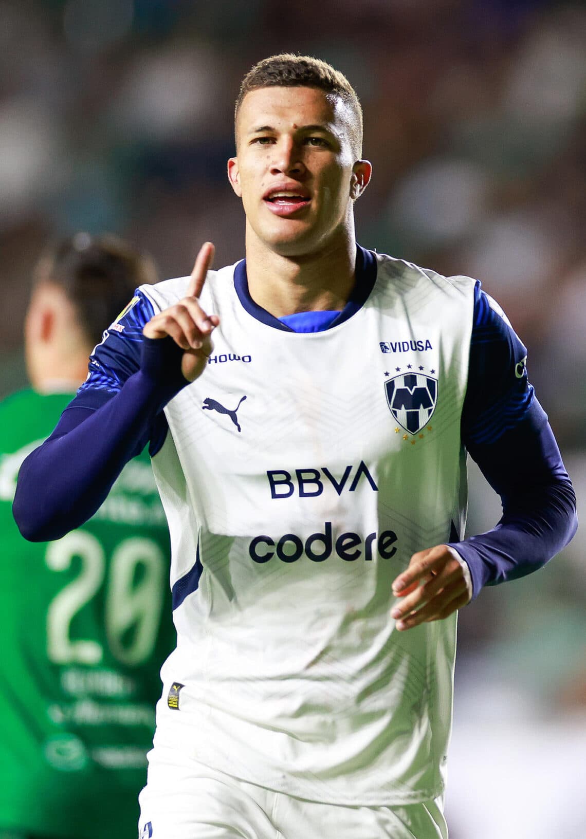 El colombiano Nelson Deossa conduce a Monterrey hacia la Liguilla