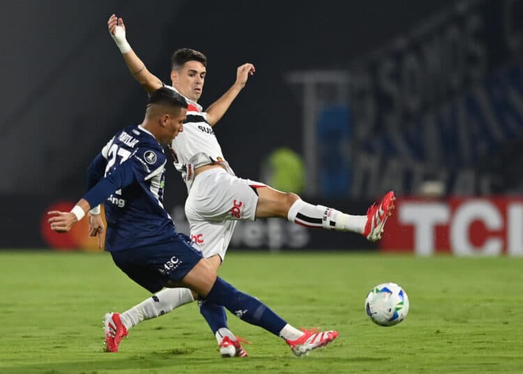 Con gol del brasileño Alisson, São Paulo derrota a Talleres
