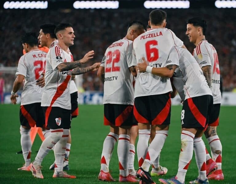 River Plate vs Universitario: partido clave por la clasificación en Copa Libertadores