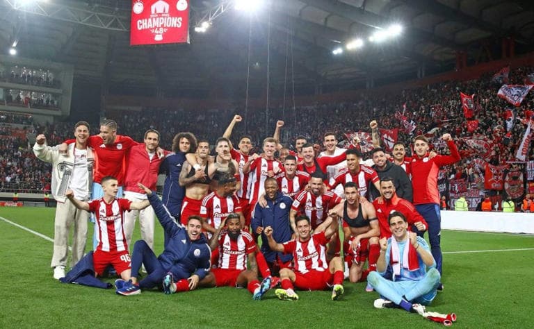 El argentino Santiago Hezze mete al Olympiacos en la siguiente ronda