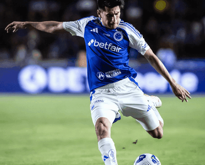 El argentino Lucas Villalba se destaca en la victoria de Cruzeiro.