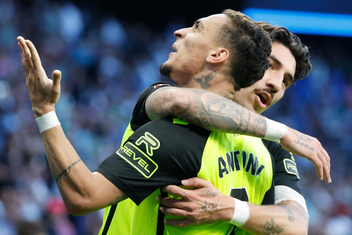 Brasileño y argentino anotan para que el Betis sueñe en grande