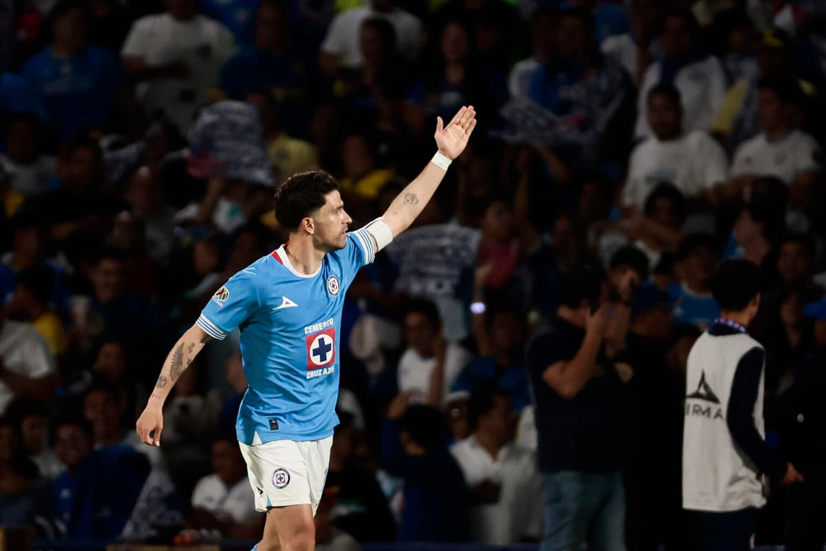 Cruz Azul del argentino Larcamon defiende su liderato ante los Pumas del tico Keylor Navas