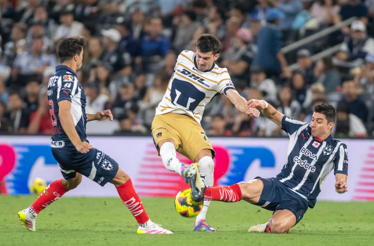 Rayados liderado por el argentino Ocampos vence a los Pumas y se clasifica a los cuartos de final