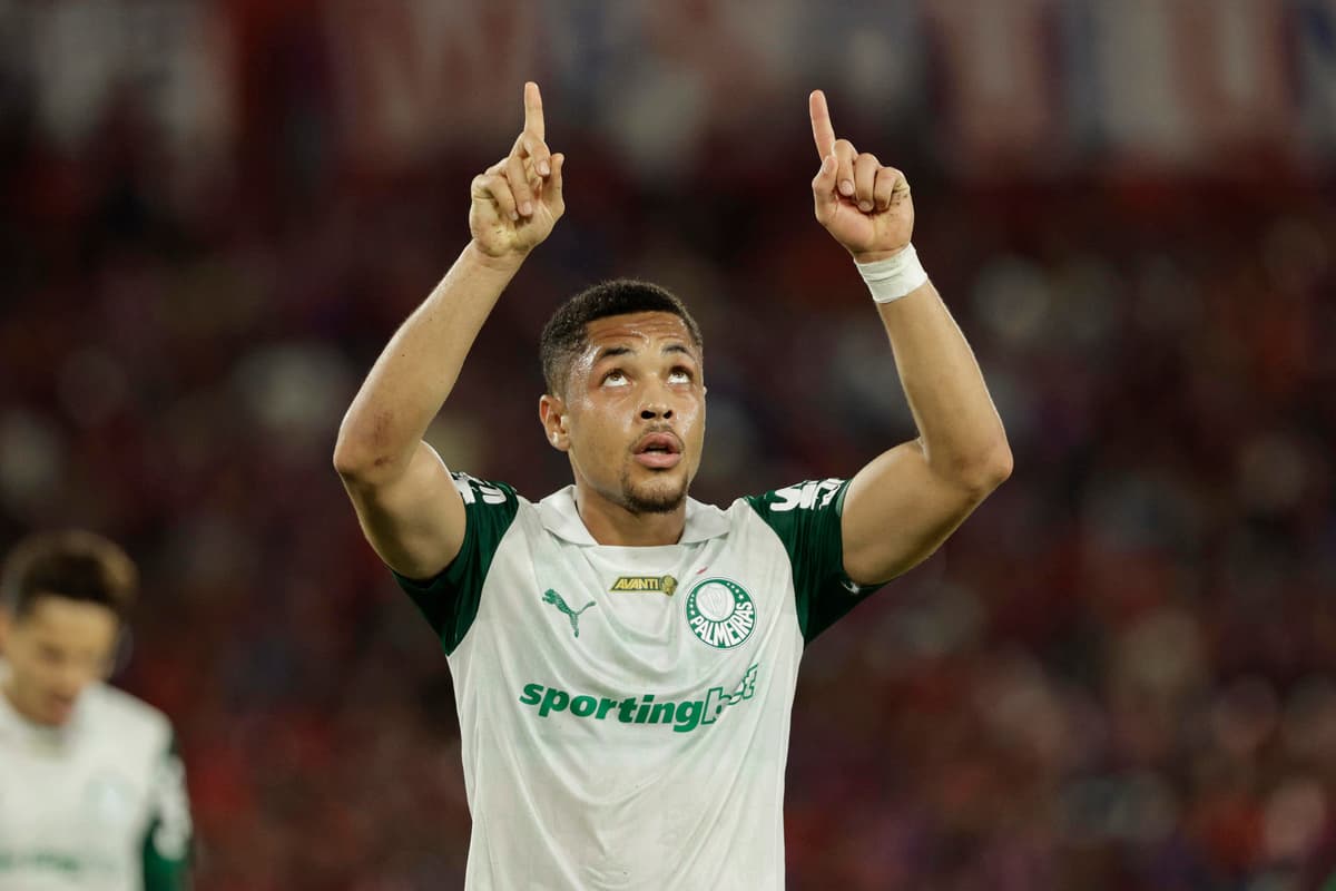 Palmeiras va a octavos de final con goles de los brasileños Estevão y Roque