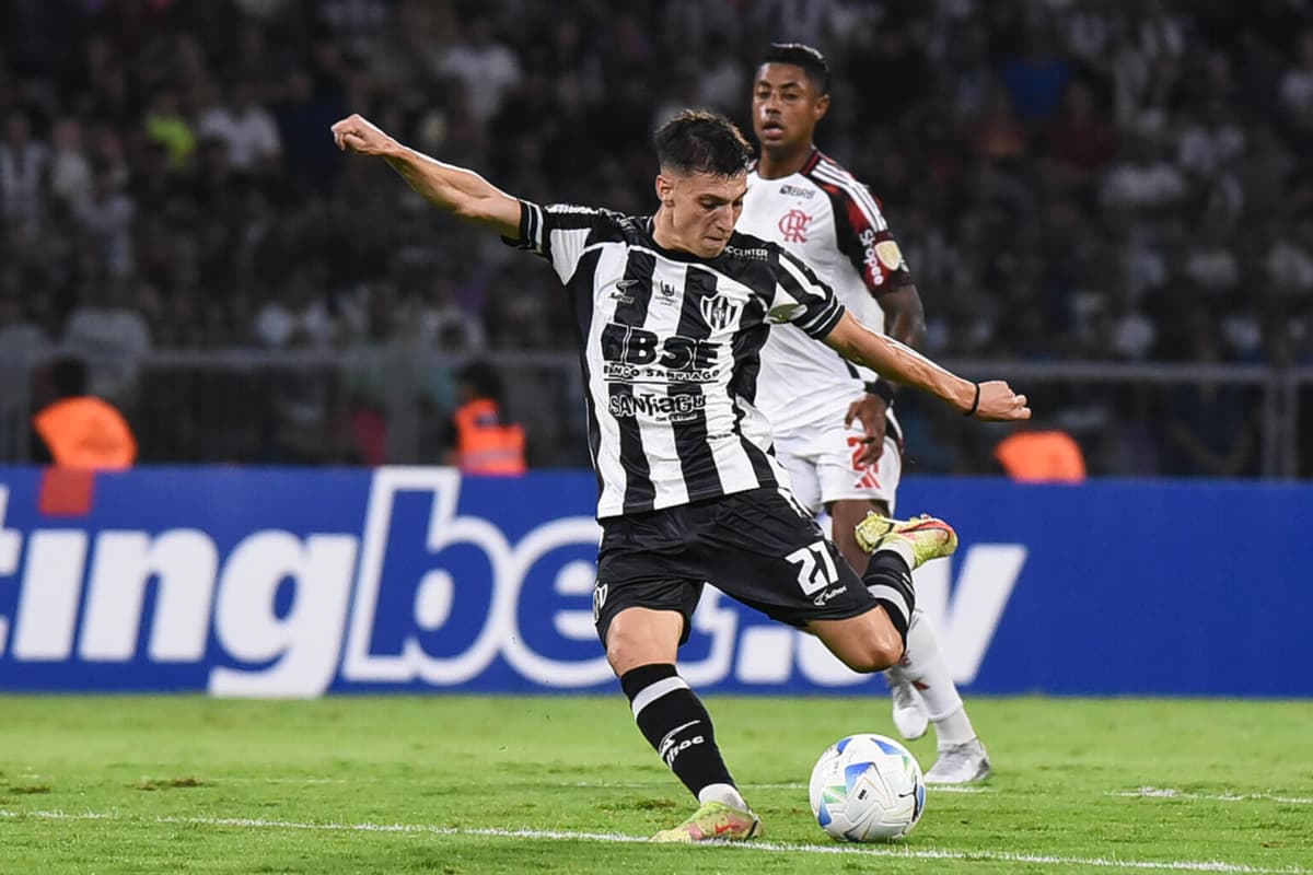 Central Córdoba empata con Flamengo y se mantiene invicto en zona de clasificación