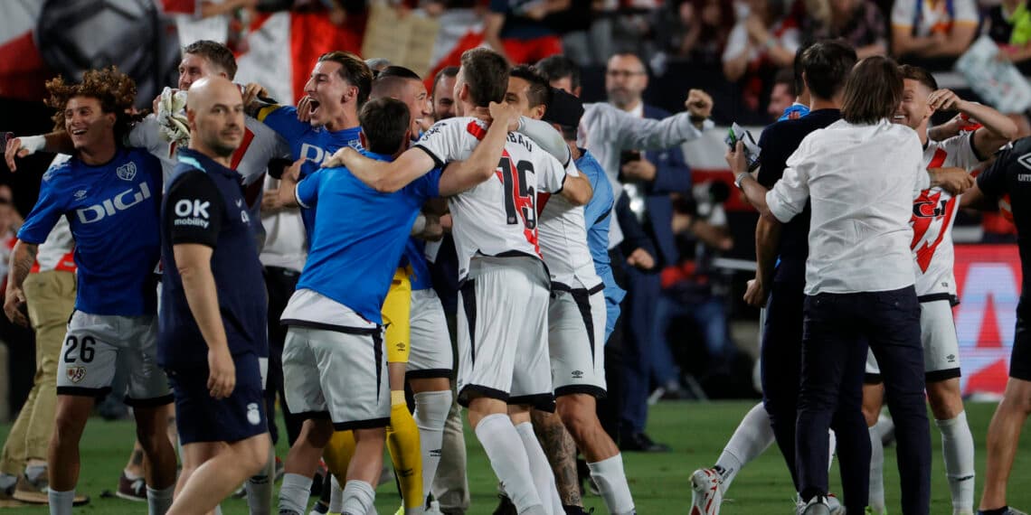 El Rayo Vallecano regresa a Europa y da la batalla con un argentino