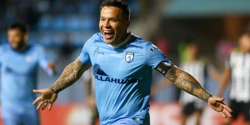 Iquique se mantiene vivo con remontada ante Atlético Mineiro que compromete liderato