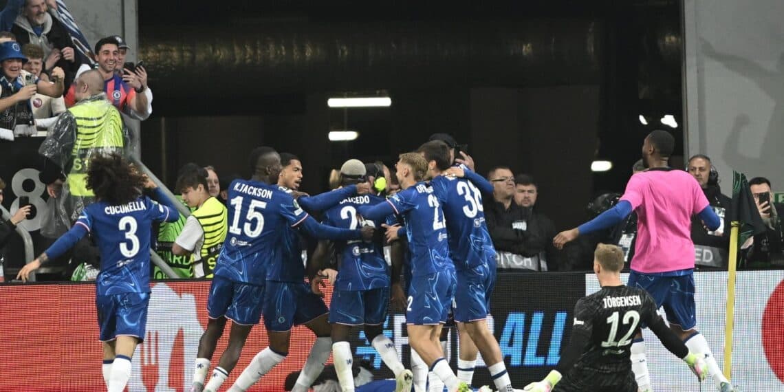 El argentino Garnacho y el brasileño Estevão salva un punto contra el Qarabag