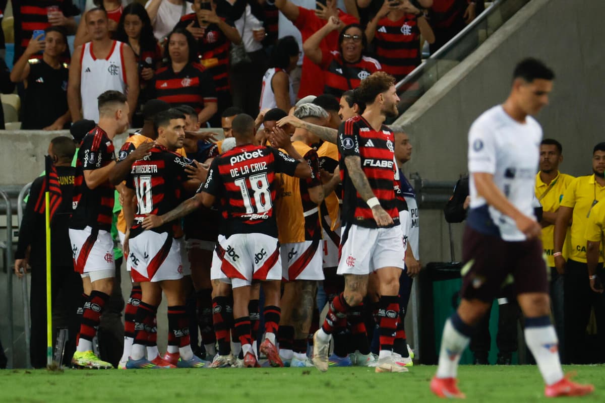 Con un tanto del uruguayo Varela, Flamengo saca ventaja como local