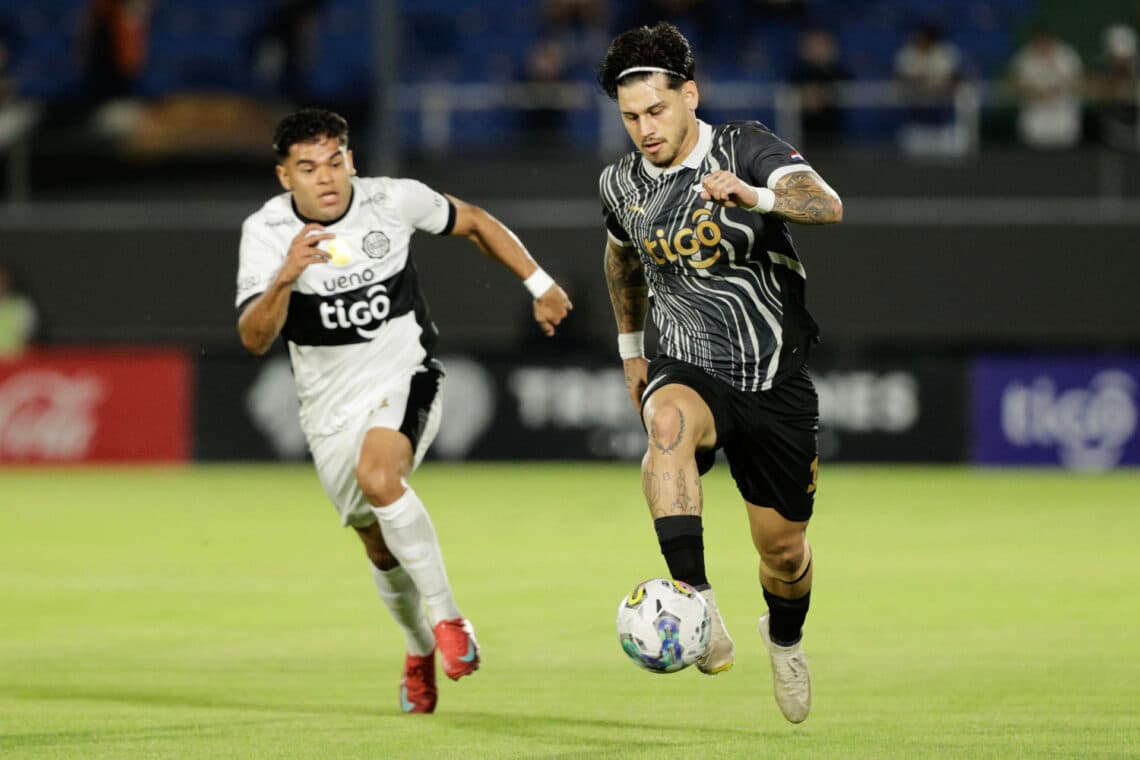 Olimpia arranca un empate y frena al líder Libertad en el Torneo Apertura de Paraguay