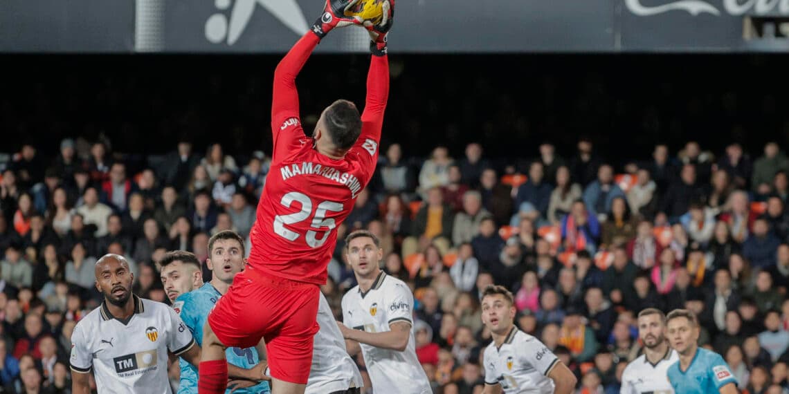 Con el argentino Berrenechea, Valencia apunta a Europa