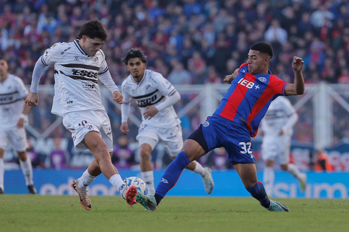 El Torneo Apertura argentino comienza con una escasez de goles y dos ganadores