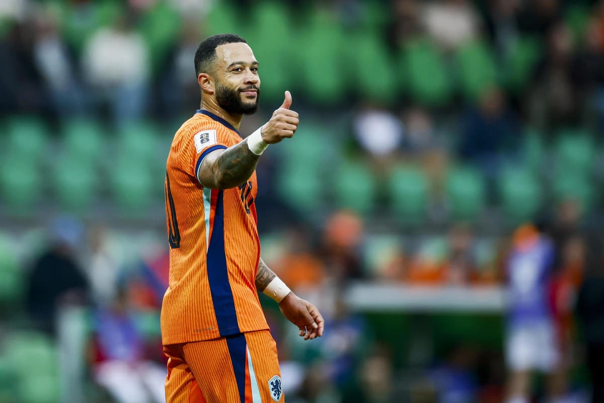 Depay no falla y Países Bajos acaricia el Mundial