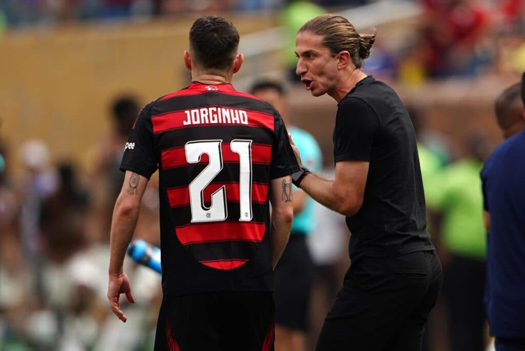 Flamengo, con la posible titularidad del español Saúl, busca seguir lider en Brasil
