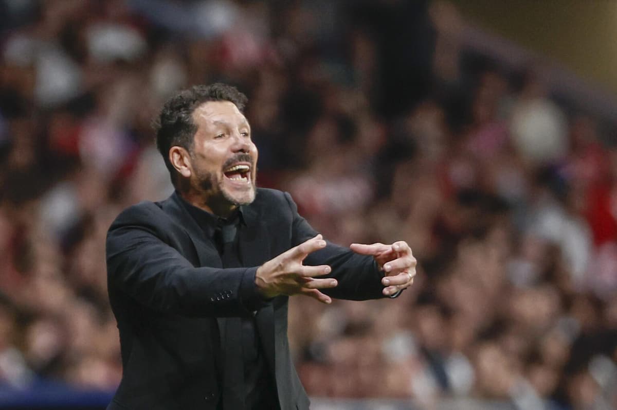 El argentino Diego Simeone se enfrentó a un aficionado “por insultos todo el partido, gestos incluidos”