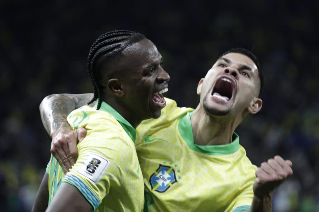 Un chispazo de Vinícius asegura el pase del Brasil de Ancelotti para el Mundial