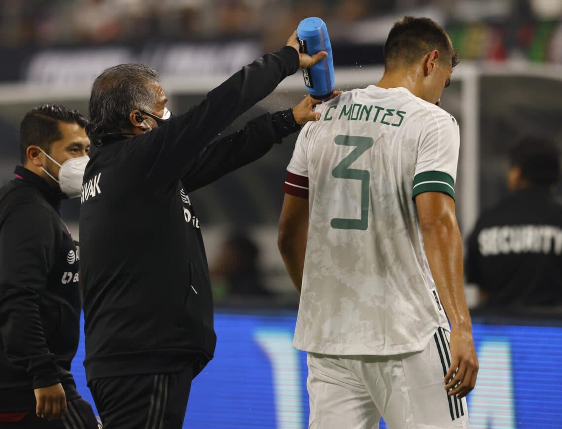 México con doblete de Montes vence a Surinam y se clasifica a cuartos de la Copa Oro