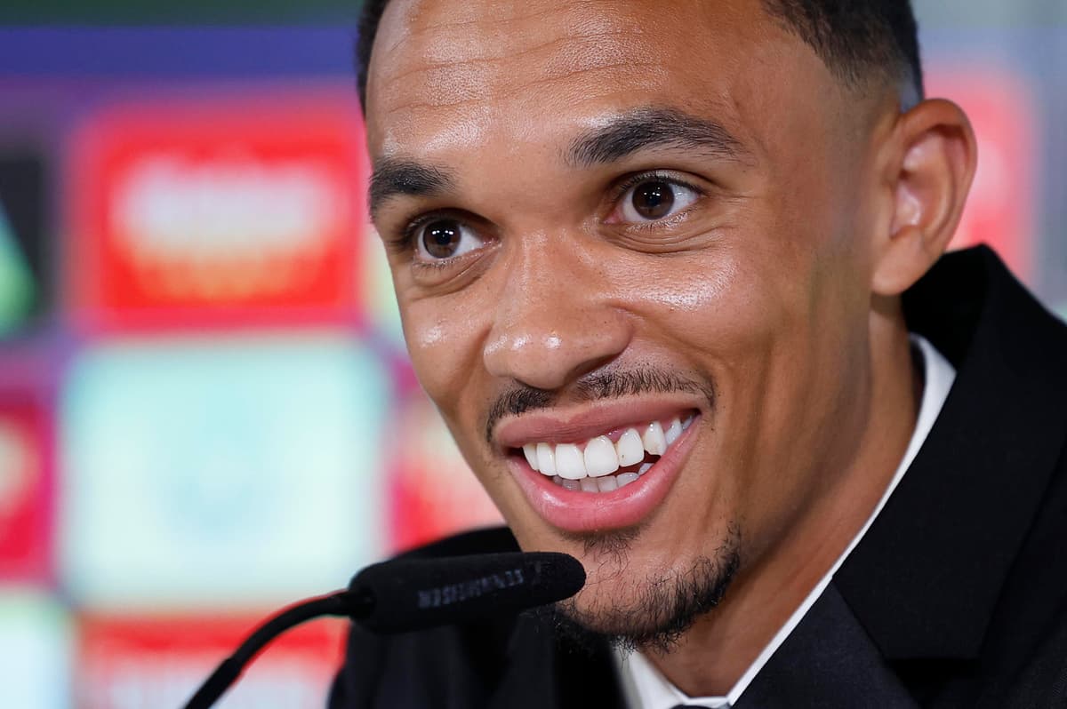 Alexander-Arnold completa su primer entrenamiento con el Real Madrid