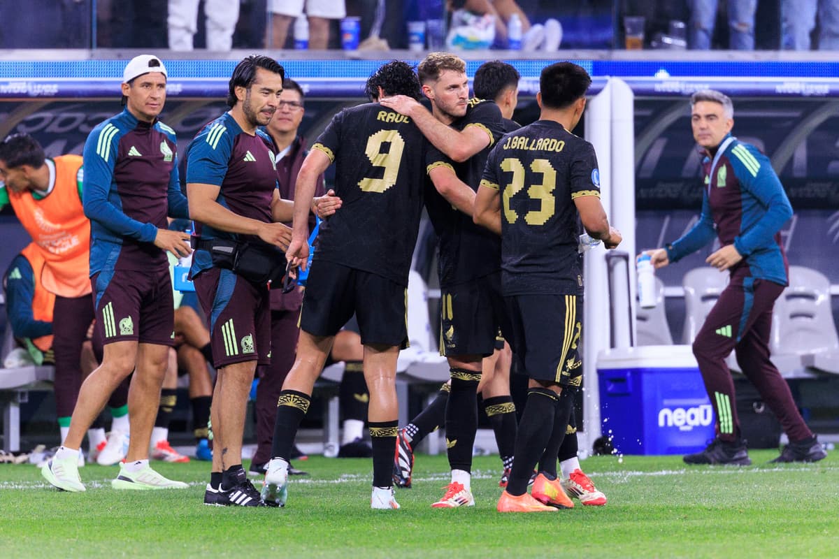 La selección mexicana regresa a los entrenamientos con varias de sus principales figuras