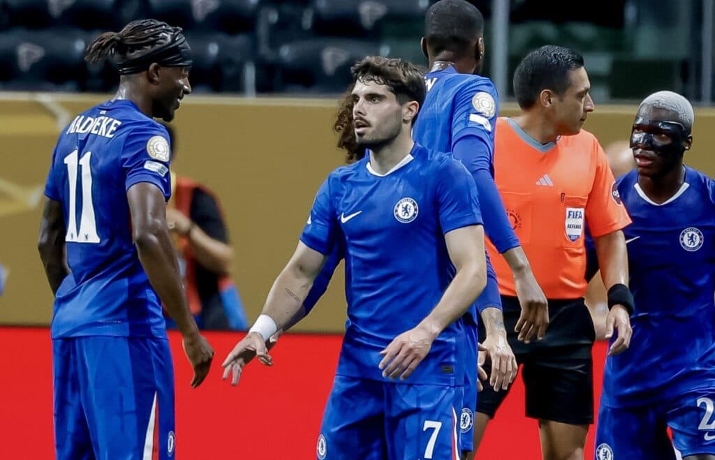 El Chelsea con gol del argentino Fernandez debuta con pie derecho