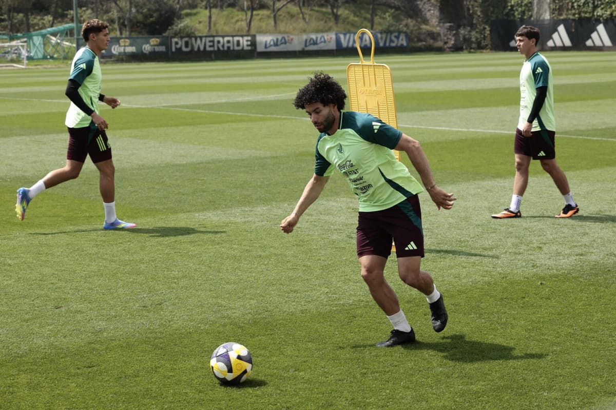 ‘Chino’ Huerta pide a México concentración para evitar sorpresas en el debut