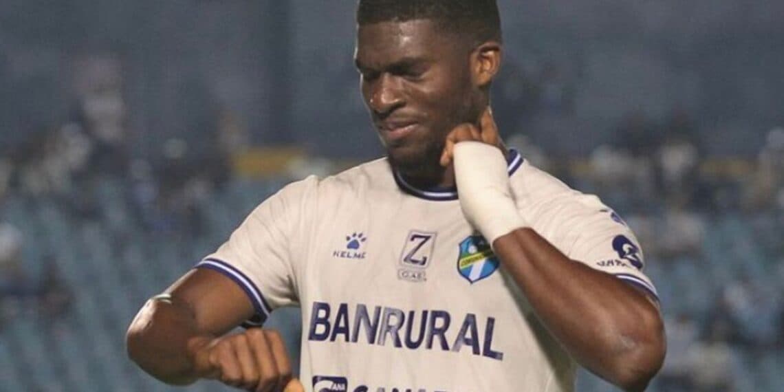 Panameño, se transforma en el nuevo goleador del fútbol ecuatoriano
