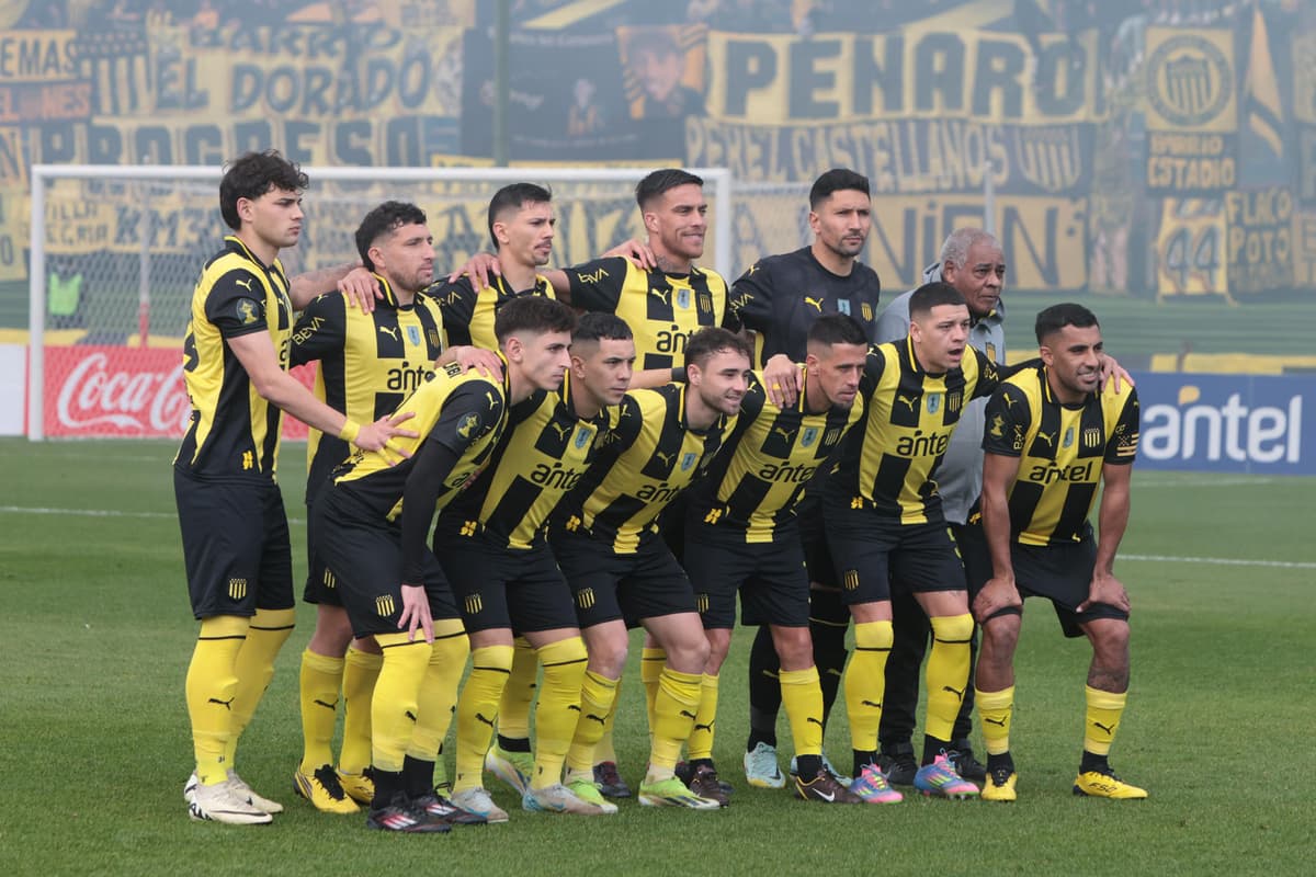 Peñarol quiere prolongar su felicidad ante un Racing que busca más éxitos internacionales