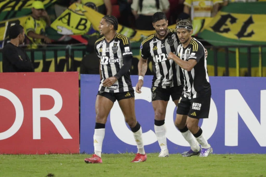 Un gol del brasileño Hulk le da la victoria al Mineiro en Bucaramanga