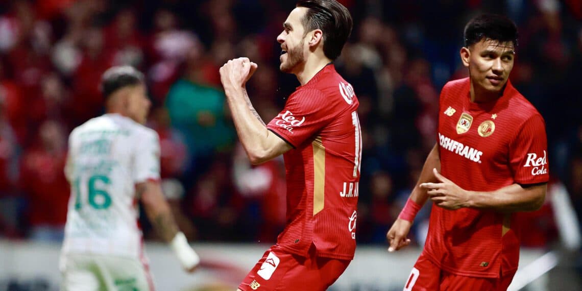 El campeón Toluca del argentino Mohamed enfrenta al Santos del español Rodríguez