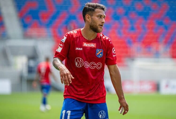 Salvadoreño recupera su nivel y vuelve a ser figura en Europa