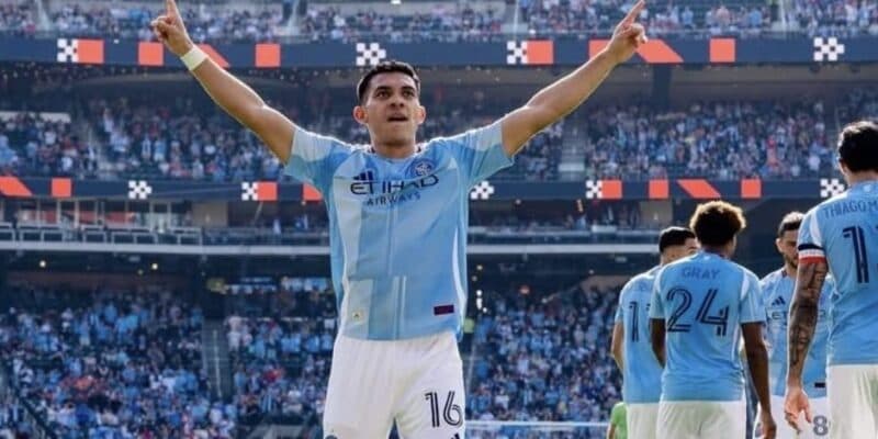 El costarricense Alonso Martínez da ventaja al New York City en la serie contra Charlotte