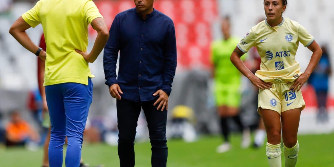 América golea al Puebla, con dos goles de la española Vilamala, y mantiene paso perfecto