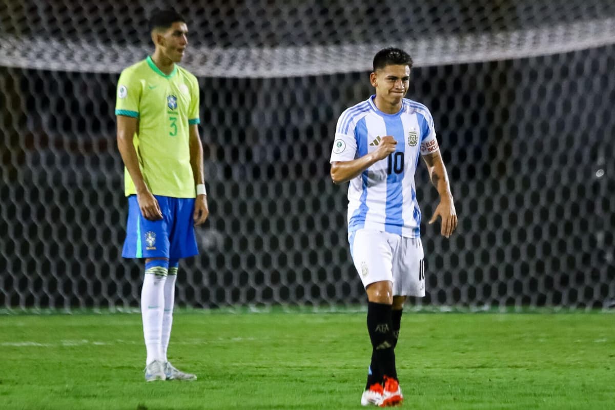 El Manchester City cede al argentino Echeverri al Leverkusen hasta final de temporada
