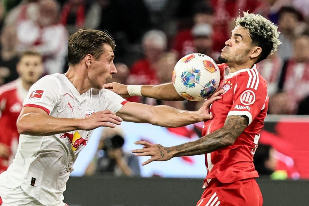 Bayern con el colombiano Diaz y otros latinos dominan el inicio