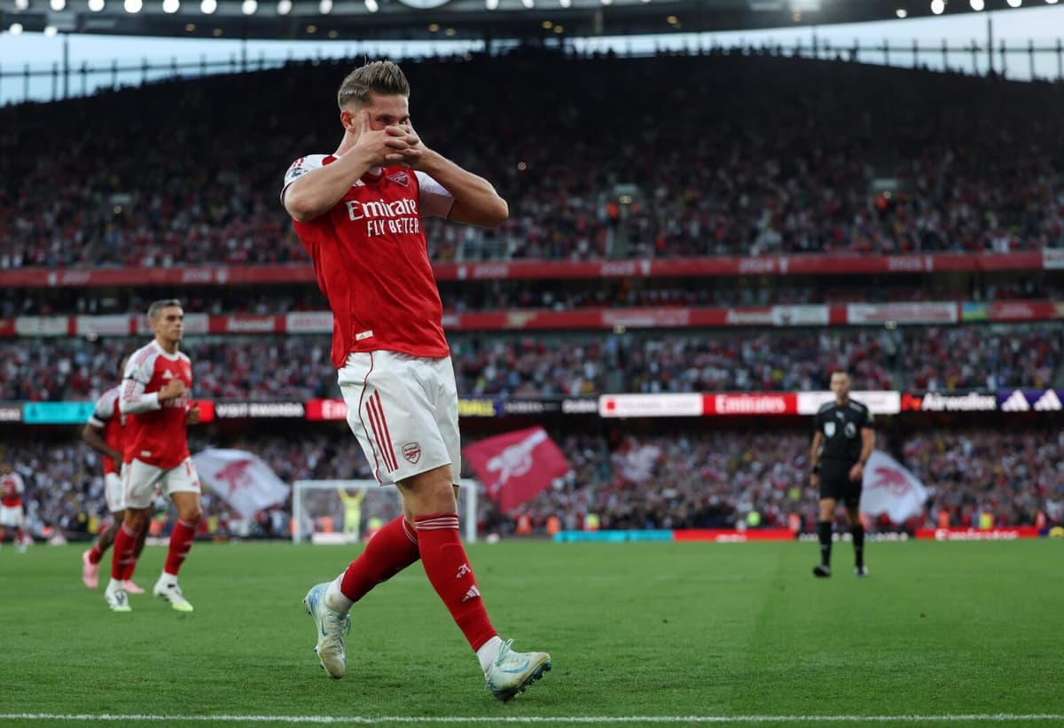 Español Zubimendi se presenta en el Arsenal