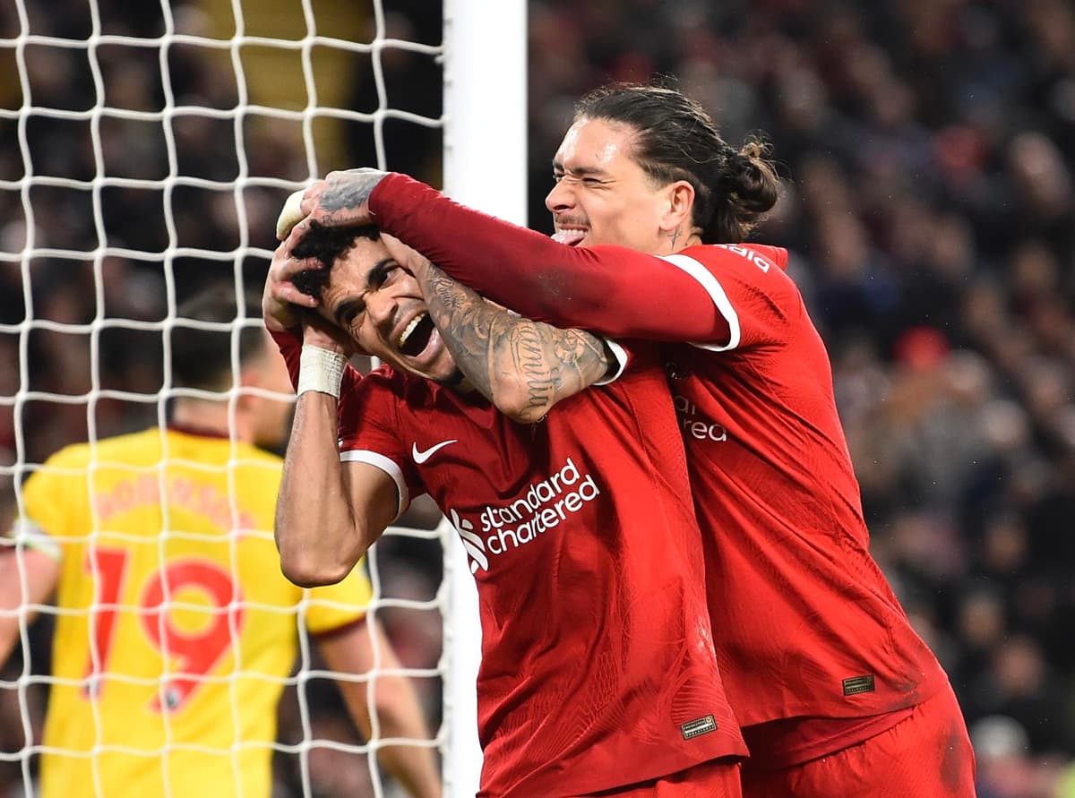 El Liverpool pide un delantero tras la salida del uruguayo Darwin y el colombiano Díaz