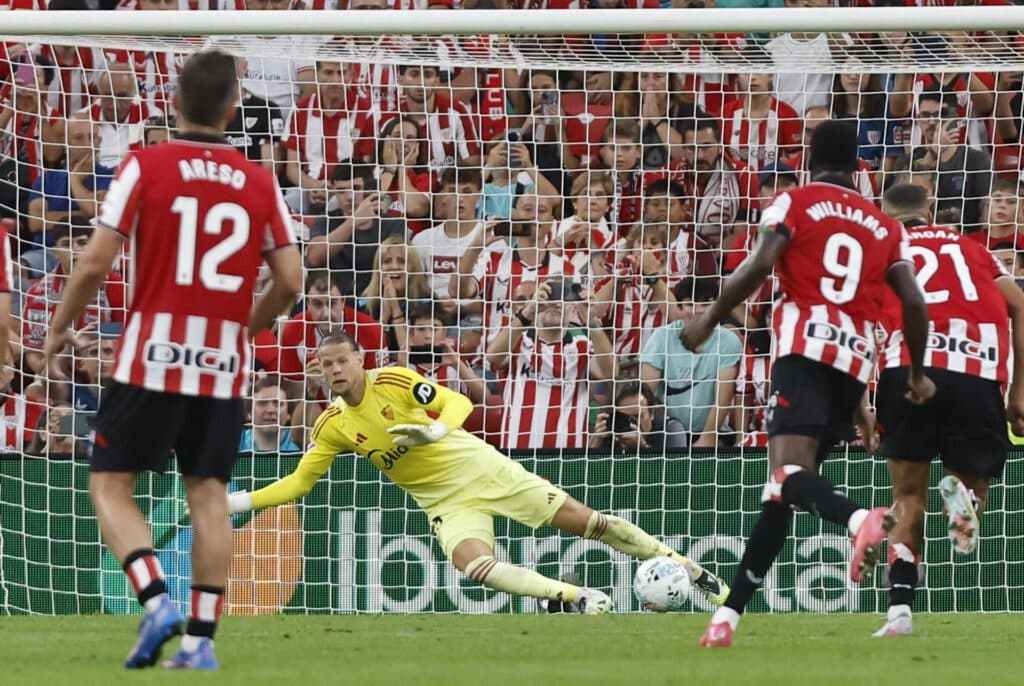 Nico derriba al Sevilla del argentino Almeyda