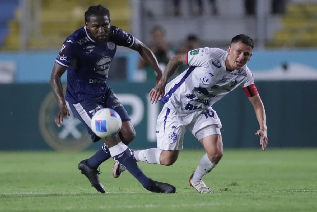 Cartaginés de Costa Rica golea y se mete en la pelea por cuartos de la Copa Centroamericana