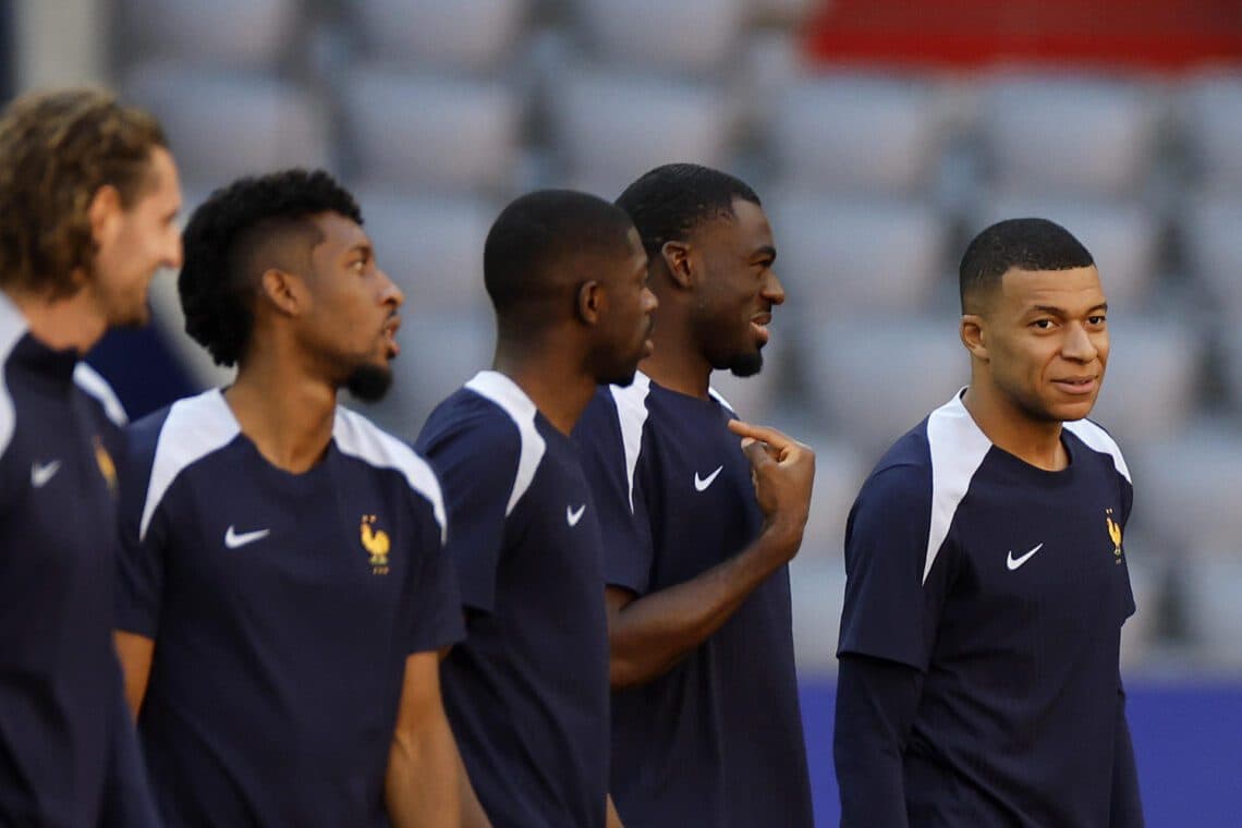 Francia se mide a Ucrania e Islandia con Mbappé, Tchouaméni y Koundé y debutante Akliouche